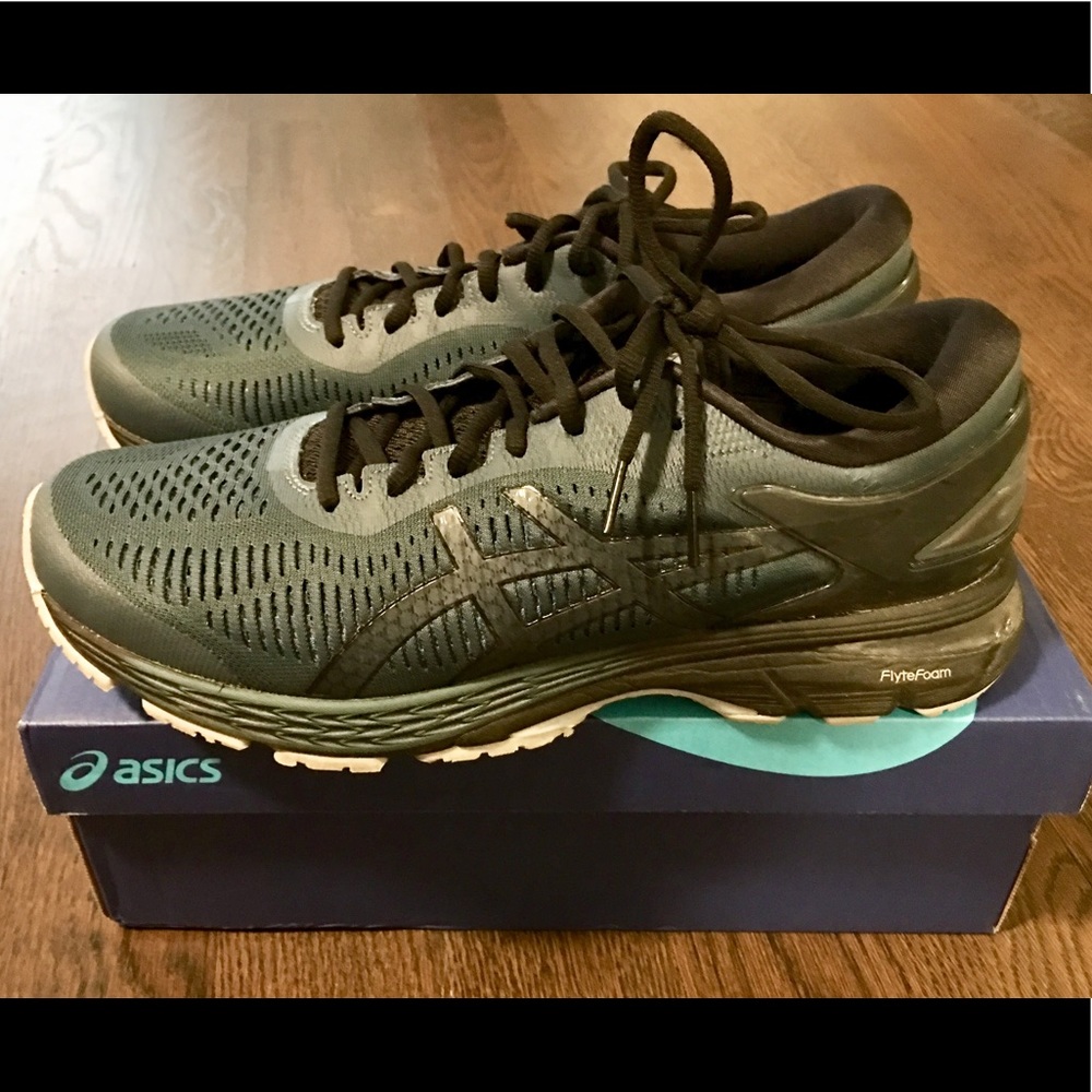Brand new men’s ASICS gel-Jayano 25 size11